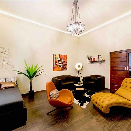 The Best Mondain Apartment Boedapest Buitenkant foto