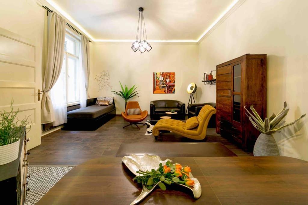 The Best Mondain Apartment Boedapest Buitenkant foto